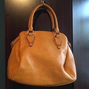 NWOT: Mustard yellow/tan cute fall satchel ROOMY